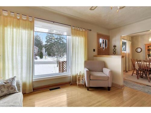 123 Tait Street, Cambridge, ON - Indoor Photo Showing Living Room