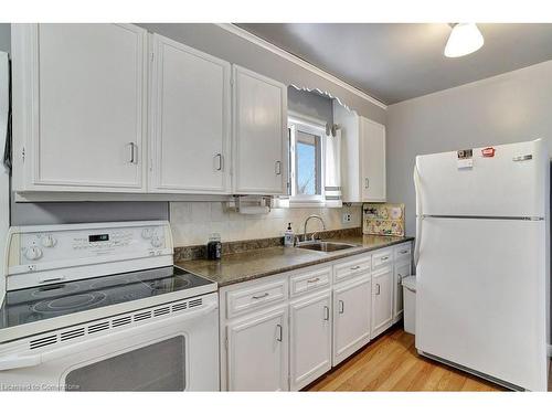 123 Tait Street, Cambridge, ON - Indoor Photo Showing Kitchen