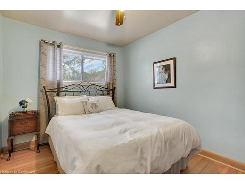 123 Tait Street, Cambridge, ON - Indoor Photo Showing Bedroom