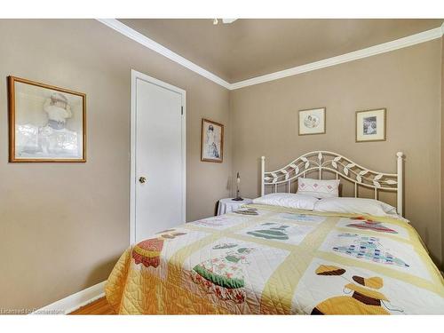 123 Tait Street, Cambridge, ON - Indoor Photo Showing Bedroom