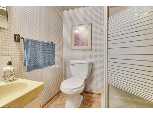 123 Tait Street, Cambridge, ON - Indoor Photo Showing Bathroom