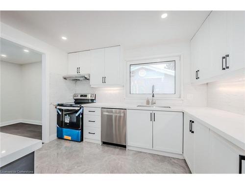 205 Harvard Road, Waterloo, ON - Indoor Photo Showing Kitchen