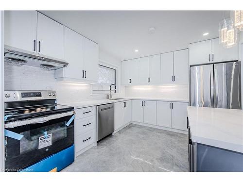 205 Harvard Road, Waterloo, ON - Indoor Photo Showing Kitchen With Upgraded Kitchen