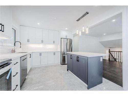 205 Harvard Road, Waterloo, ON - Indoor Photo Showing Kitchen With Upgraded Kitchen