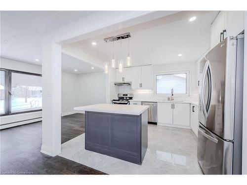 205 Harvard Road, Waterloo, ON - Indoor Photo Showing Kitchen With Upgraded Kitchen