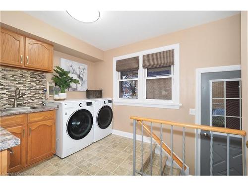 69 Woodward Avenue, Kitchener, ON - Indoor Photo Showing Laundry Room