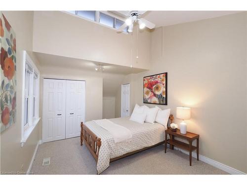 69 Woodward Avenue, Kitchener, ON - Indoor Photo Showing Bedroom