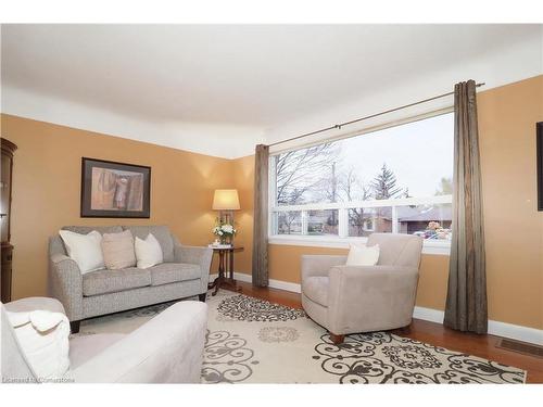 69 Woodward Avenue, Kitchener, ON - Indoor Photo Showing Living Room