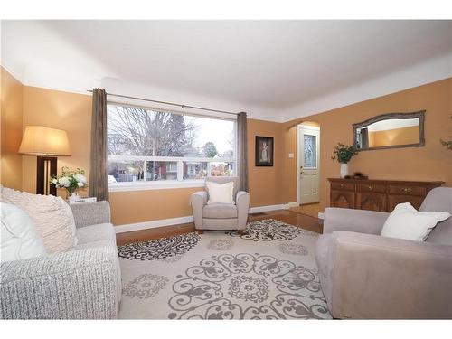 69 Woodward Avenue, Kitchener, ON - Indoor Photo Showing Living Room