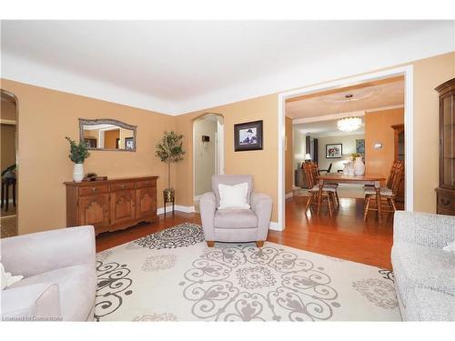 69 Woodward Avenue, Kitchener, ON - Indoor Photo Showing Living Room