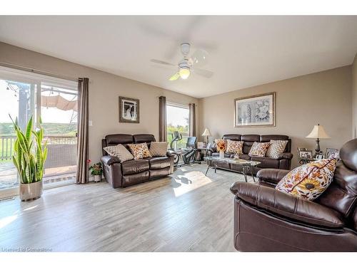 128 Henhoeffer Crescent, Kitchener, ON - Indoor Photo Showing Living Room