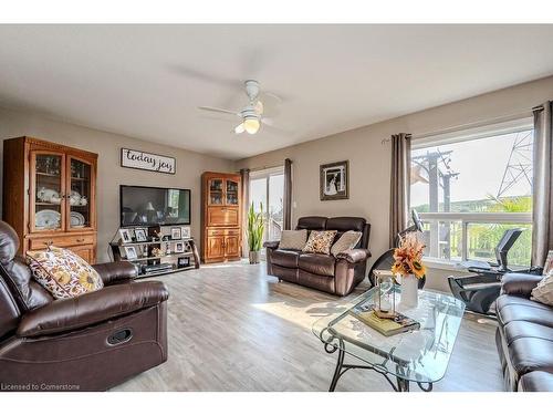 128 Henhoeffer Crescent, Kitchener, ON - Indoor Photo Showing Living Room