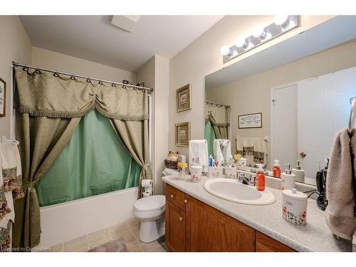 128 Henhoeffer Crescent, Kitchener, ON - Indoor Photo Showing Bathroom