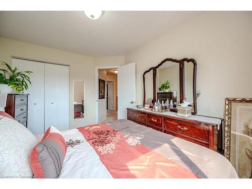 128 Henhoeffer Crescent, Kitchener, ON - Indoor Photo Showing Bedroom