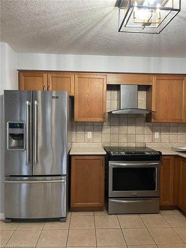 154 Bridlewreath Street, Kitchener, ON - Indoor Photo Showing Kitchen