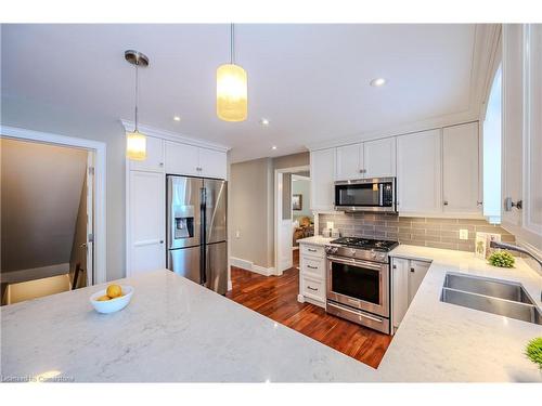 299 Craigleith Drive, Waterloo, ON - Indoor Photo Showing Kitchen With Stainless Steel Kitchen With Double Sink With Upgraded Kitchen