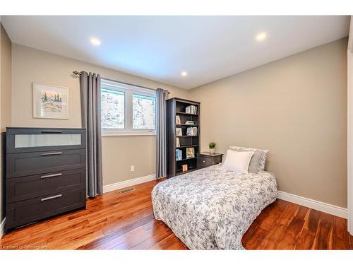 299 Craigleith Drive, Waterloo, ON - Indoor Photo Showing Bedroom