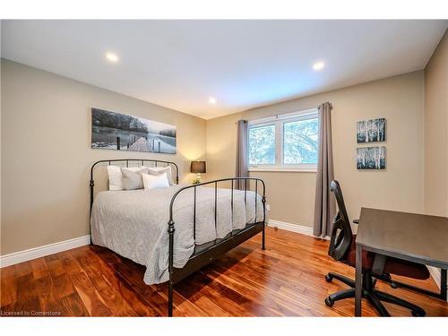 299 Craigleith Drive, Waterloo, ON - Indoor Photo Showing Bedroom