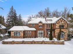 32 Maple Hill Drive  Kitchener, ON N2M 2R8