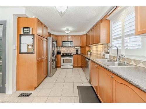 84 Mcfarlane Drive, Cambridge, ON - Indoor Photo Showing Kitchen With Double Sink