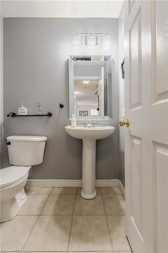 84 Mcfarlane Drive, Cambridge, ON - Indoor Photo Showing Bathroom