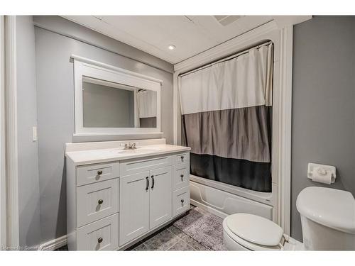 84 Mcfarlane Drive, Cambridge, ON - Indoor Photo Showing Bathroom