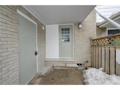 110 Ralgreen Crescent, Kitchener, ON - Outdoor With Exterior