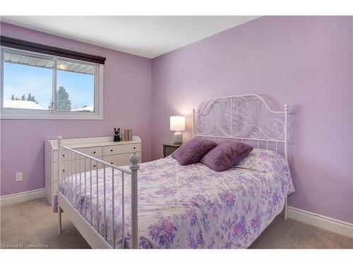 11 Glen Park Crescent, Kitchener, ON - Indoor Photo Showing Bedroom