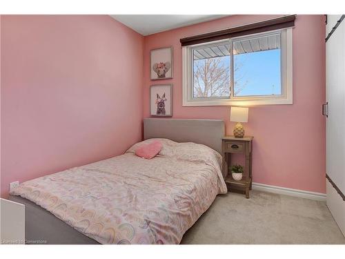 11 Glen Park Crescent, Kitchener, ON - Indoor Photo Showing Bedroom