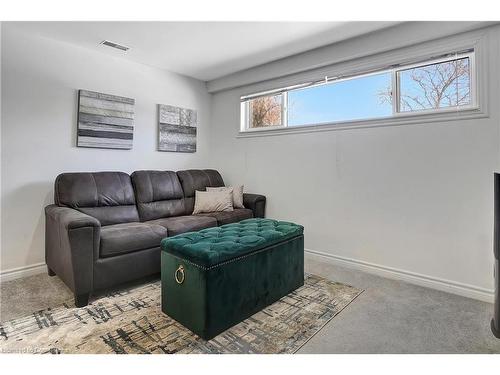 11 Glen Park Crescent, Kitchener, ON - Indoor Photo Showing Living Room