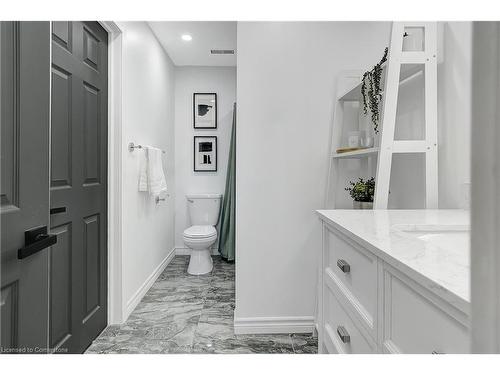 11 Glen Park Crescent, Kitchener, ON - Indoor Photo Showing Bathroom