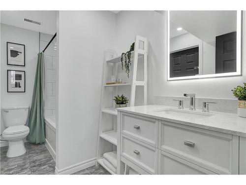 11 Glen Park Crescent, Kitchener, ON - Indoor Photo Showing Bathroom