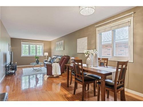 329 Otterbein Road, Kitchener, ON - Indoor Photo Showing Dining Room