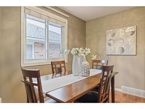 329 Otterbein Road, Kitchener, ON - Indoor Photo Showing Dining Room