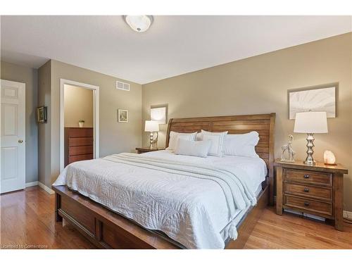 329 Otterbein Road, Kitchener, ON - Indoor Photo Showing Bedroom