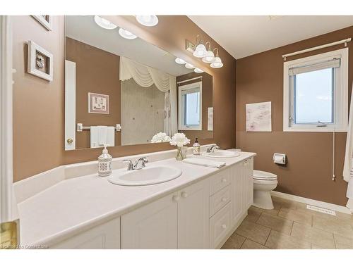 329 Otterbein Road, Kitchener, ON - Indoor Photo Showing Bathroom