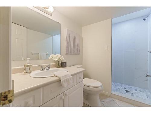 329 Otterbein Road, Kitchener, ON - Indoor Photo Showing Bathroom