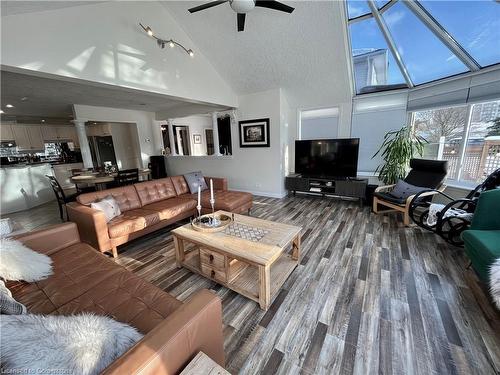 488 Timbercroft Crescent, Waterloo, ON - Indoor Photo Showing Living Room