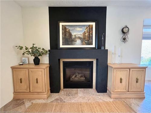 488 Timbercroft Crescent, Waterloo, ON - Indoor Photo Showing Living Room With Fireplace