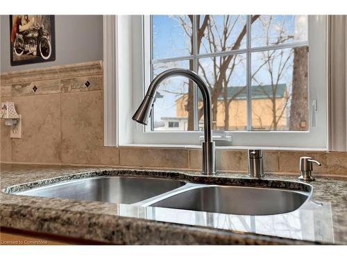 1045 Studiman Road, Cambridge, ON - Indoor Photo Showing Kitchen With Double Sink