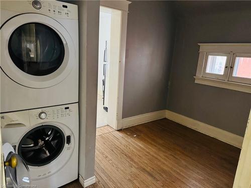 32 Simeon Street, Kitchener, ON - Indoor Photo Showing Laundry Room