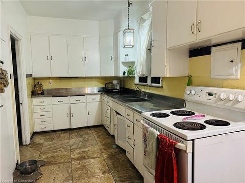 32 Simeon Street, Kitchener, ON - Indoor Photo Showing Kitchen With Double Sink