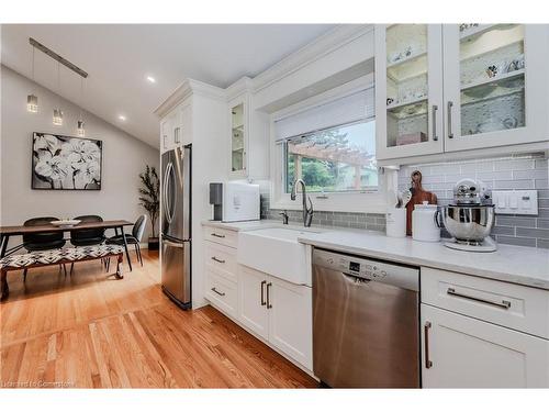 8 Croyden Place, Waterloo, ON - Indoor Photo Showing Kitchen