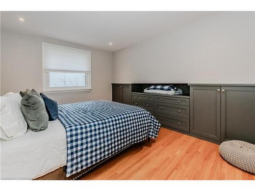 8 Croyden Place, Waterloo, ON - Indoor Photo Showing Bedroom