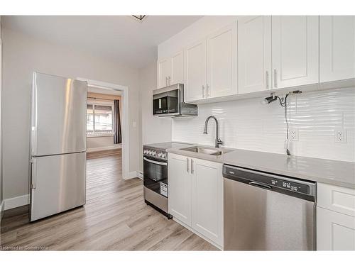 41 Albert Street, Hamilton, ON - Indoor Photo Showing Kitchen With Stainless Steel Kitchen With Upgraded Kitchen