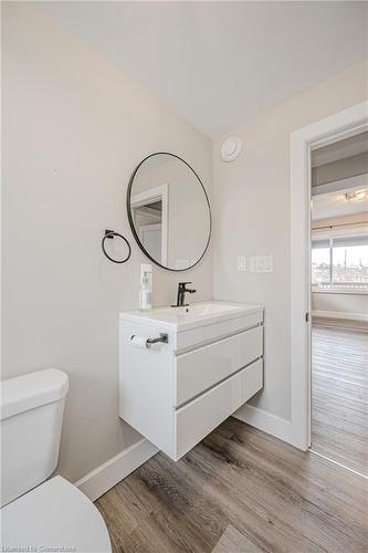 41 Albert Street, Hamilton, ON - Indoor Photo Showing Bathroom