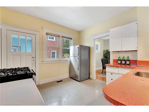 154 Tiffany Street, Cambridge, ON - Indoor Photo Showing Kitchen