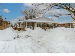 93 Uxbridge Crescent  Kitchener, ON N2E 2S2