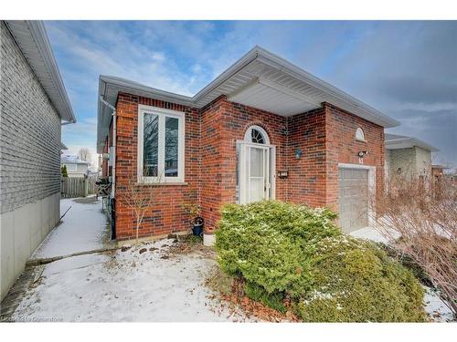 62 Robson Crescent, Hamilton, ON - Outdoor With Exterior