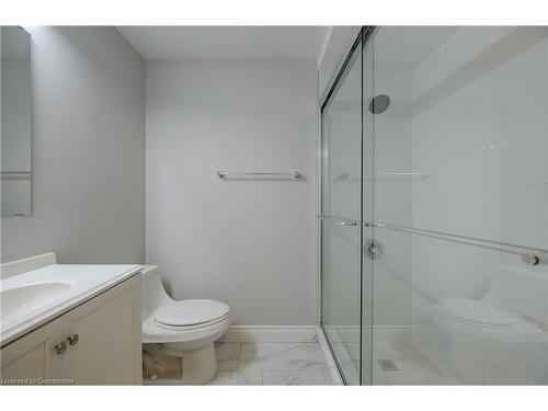 62 Robson Crescent, Hamilton, ON - Indoor Photo Showing Bathroom